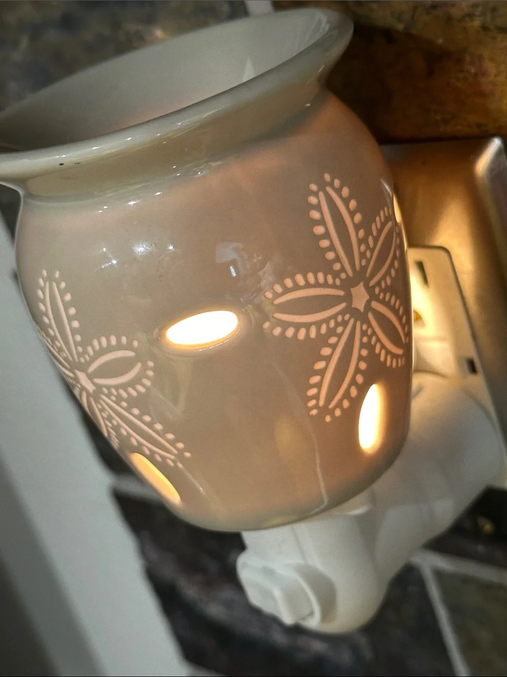 Scentsy SandDollar wall plug in scented wax warmer bundle candle flameless home